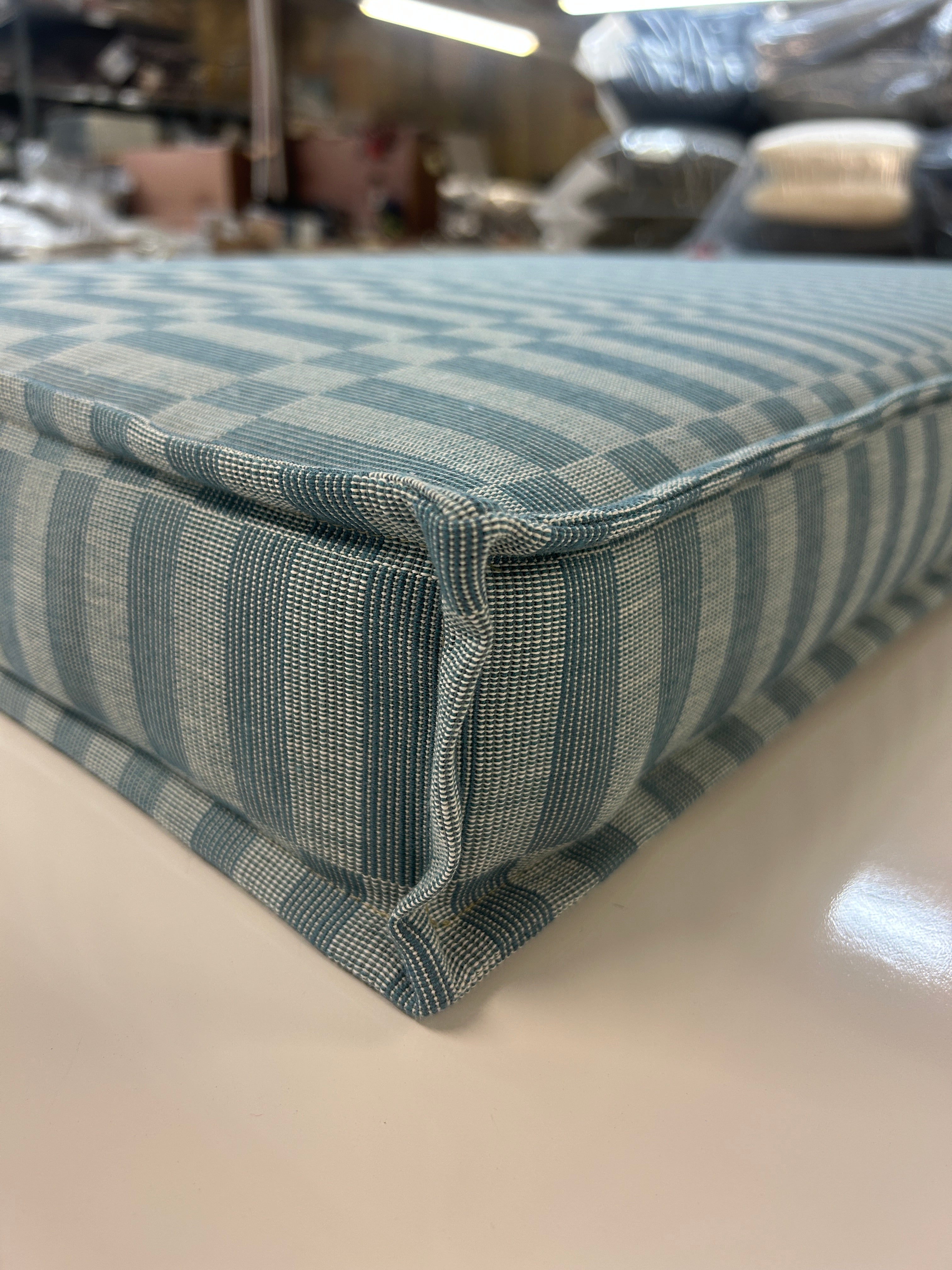 Flange-Edge Cushions