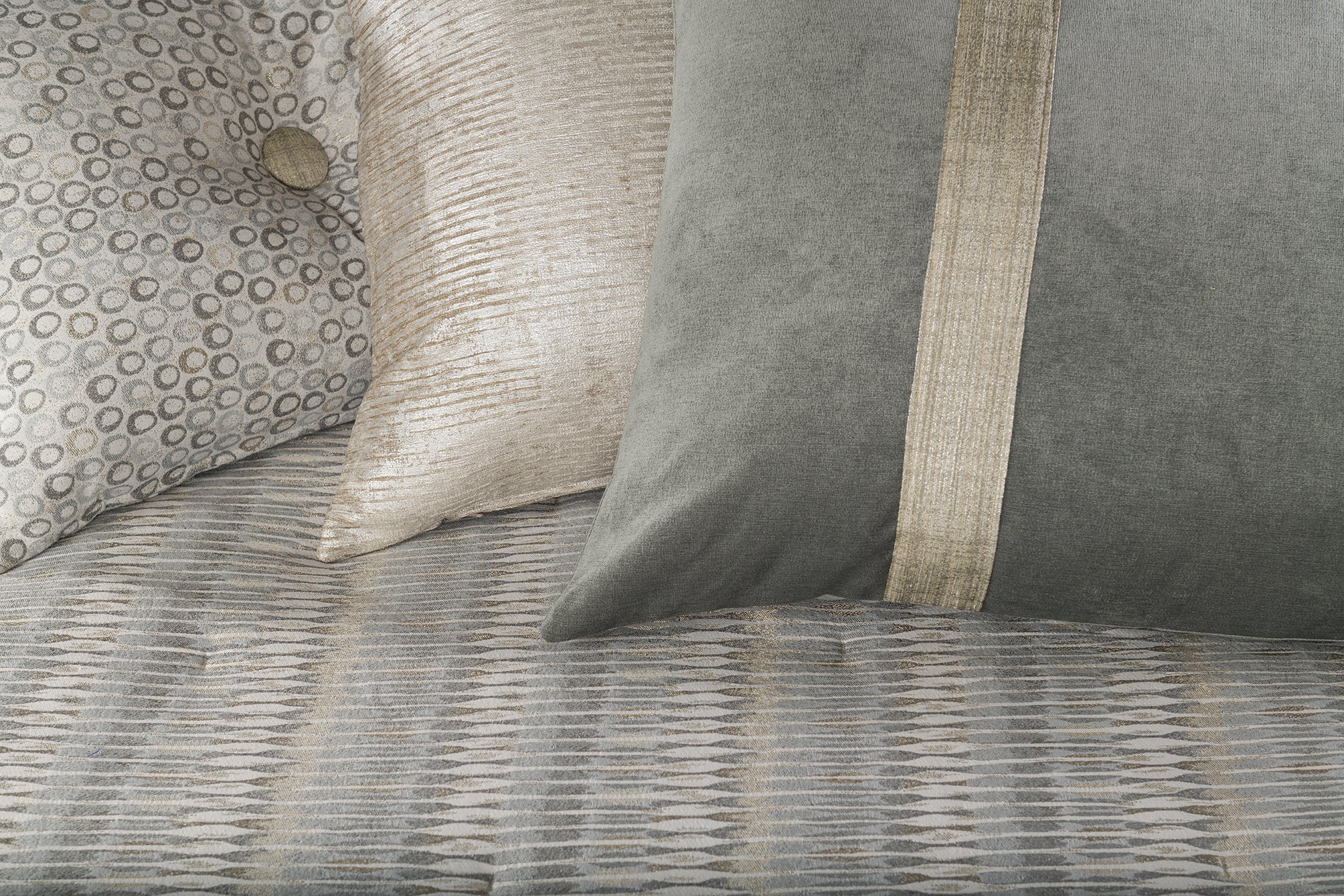 Max King/Cal King Quilted Coverlet Set - K&R Interiors