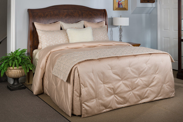 Peaches and Cream Bedspread - K&R Interiors