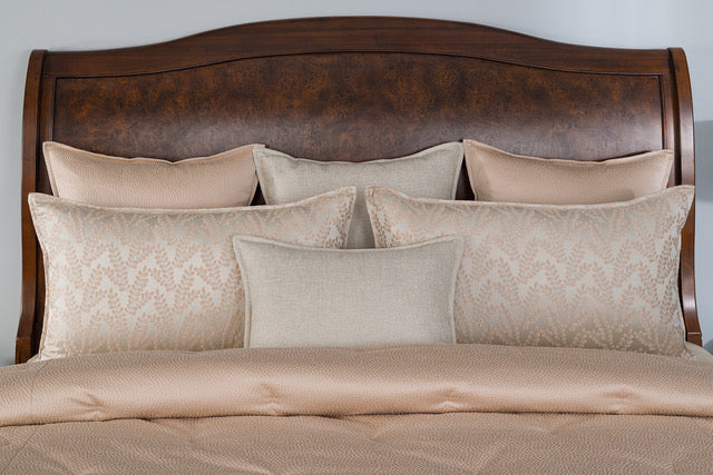Peaches and Cream Bedspread - K&R Interiors