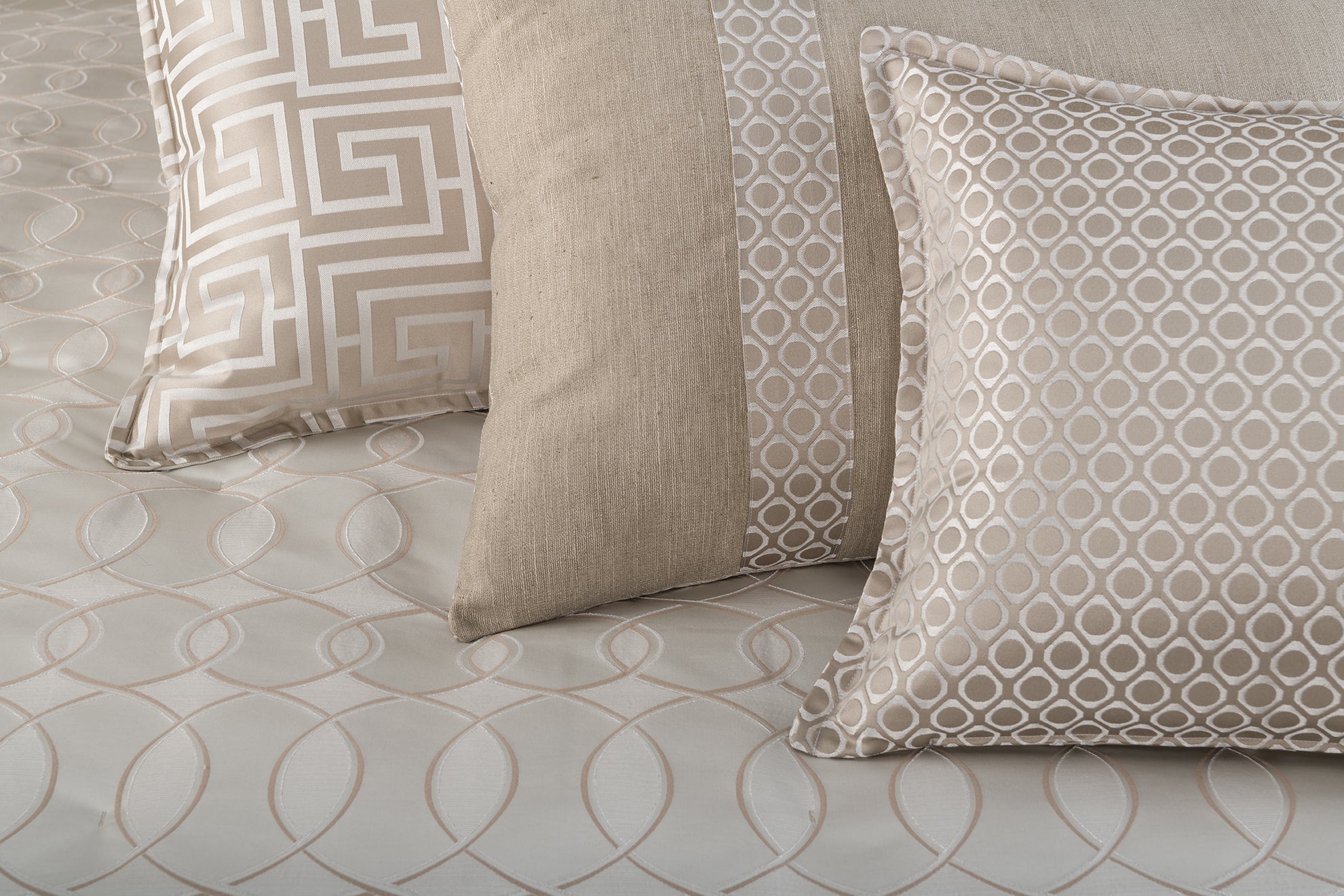 Ellie King/Cal King Coverlet Set - K&R Interiors